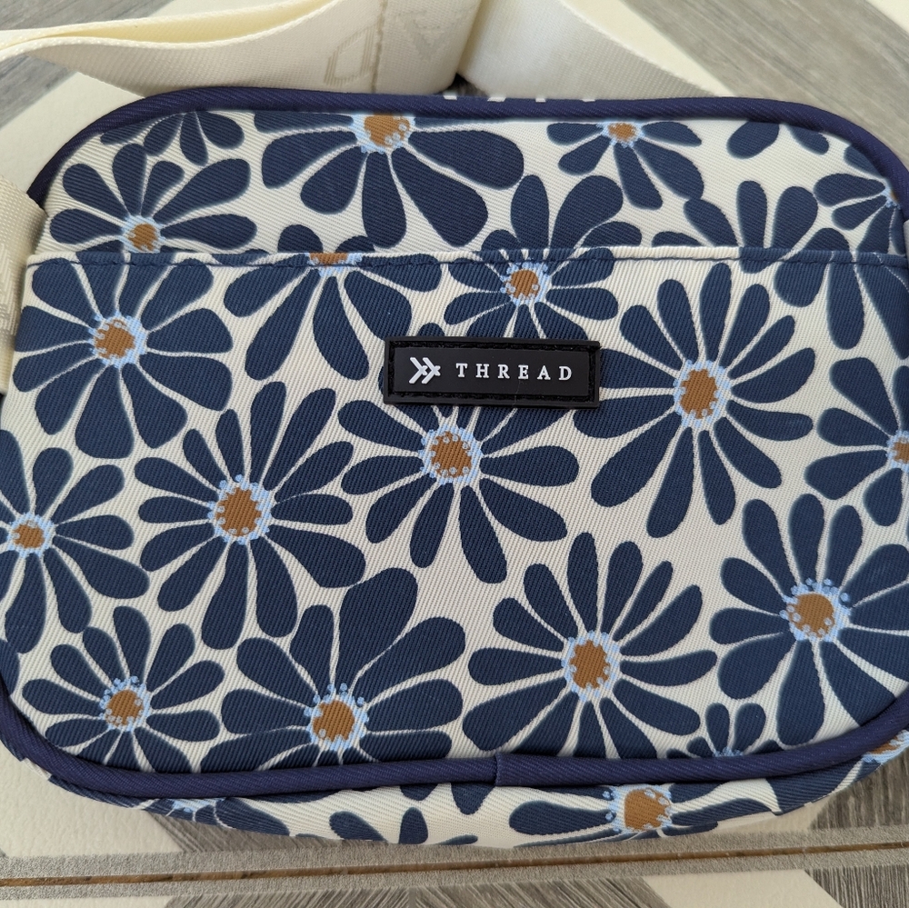 Thread Blue Floral Pattern Fanny Pack - Picture 3 of 8